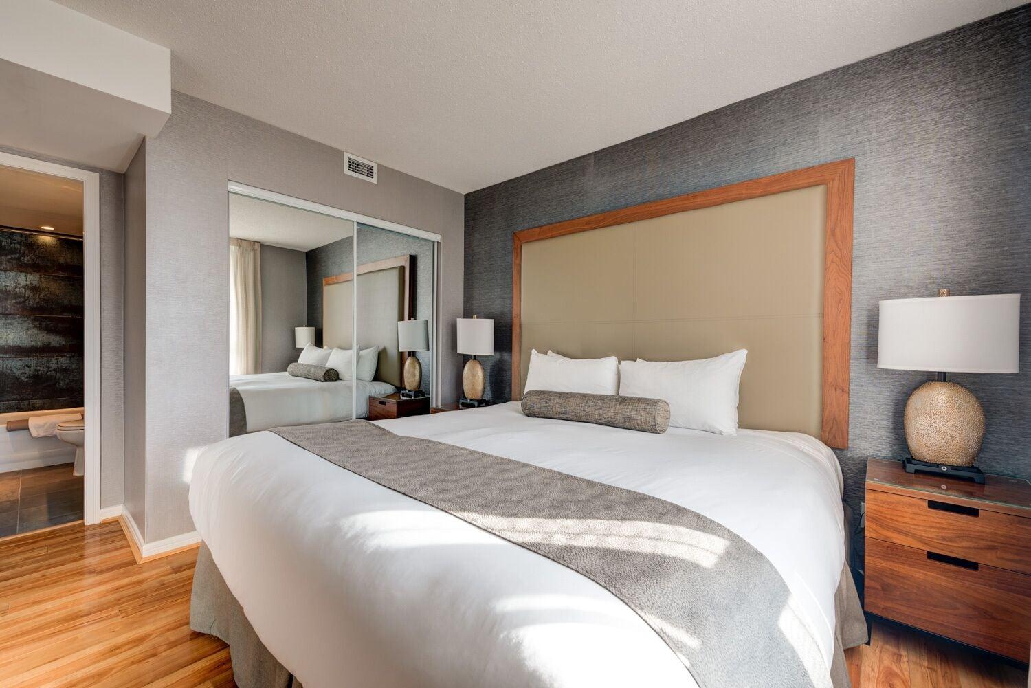 וונקובר Carmana Hotel & Suites מראה חיצוני תמונה
